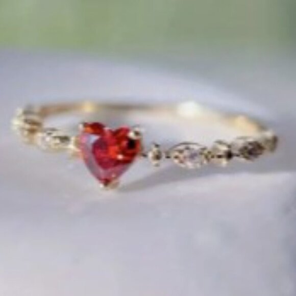Heart-Shaped Red Cubic Zirconia Decor Ring Women/Girls size 7 - Picture 2 of 8
